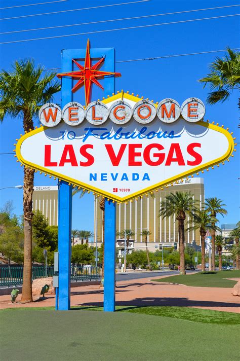 Welcome to Fabulous Las Vegas sign .